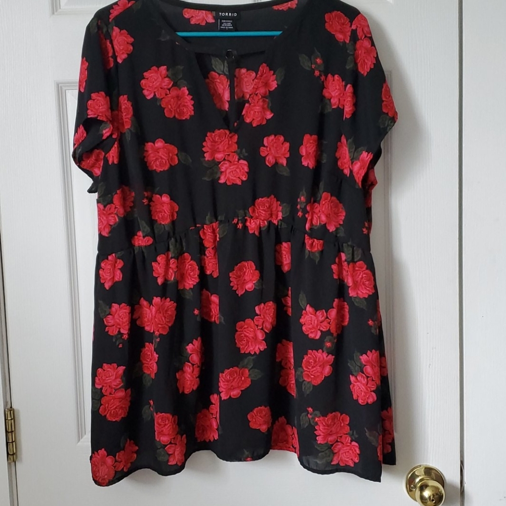 Torrid size 1 floral chiffon peplum